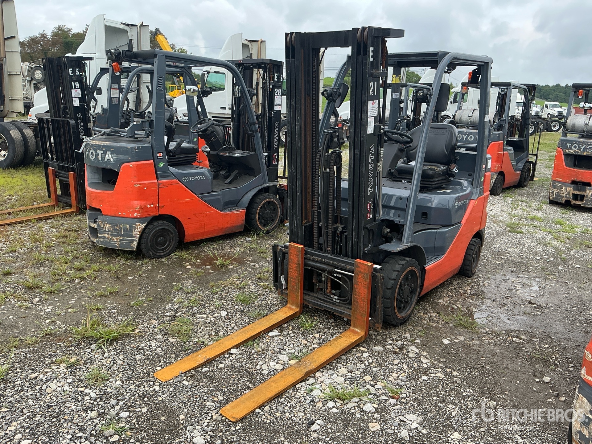 2023 Toyota 4500 lb Cushion Tire Carretilla Elevadora
