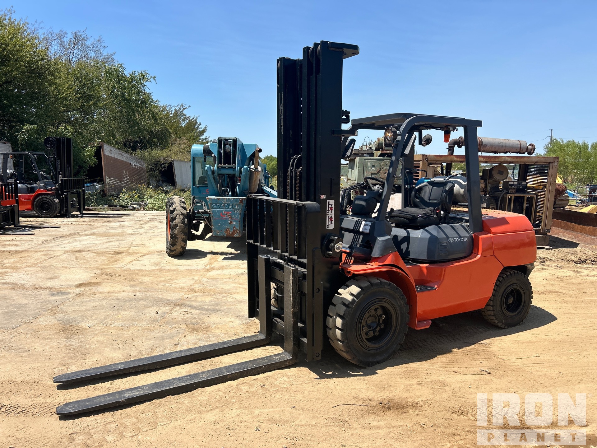 2014 Toyota 7FGAU50 7550 lb Cushion Tire Forklift