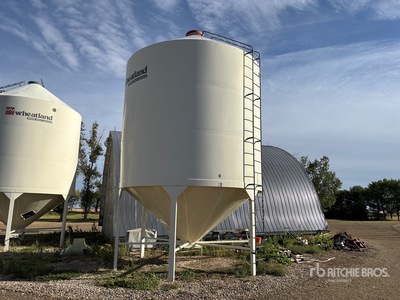 Wheatland GrainMax +/- 1838 bu 3 Ring Smooth Wall Hopper Grain Bin