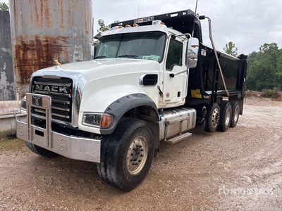 2026 Mack Granite Camion à benne basculante Tridem
