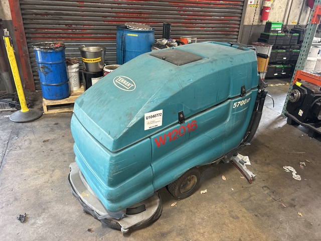 2012 Tennant 5700XP Walk-Behind Electric Floor Scrubber 2012 Tennant 5700XP Walk-Behind Electric Floor Scrubber