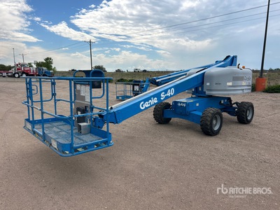 2014 Genie S40 4WD Diesel Telescopic Boom Lift