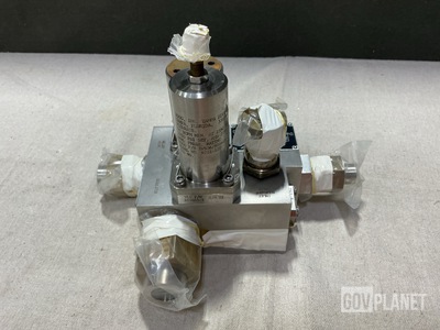 Moog Carleton R257-007 Manifold Assembly