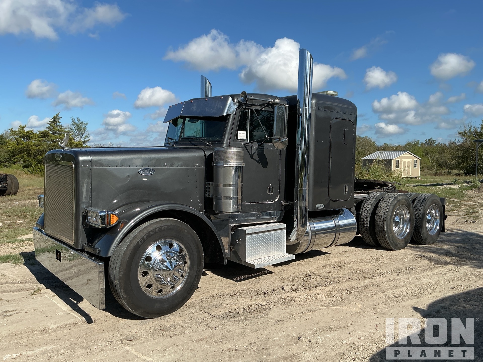 2000 Peterbilt 379 6x4 Sleeper Prime Mover