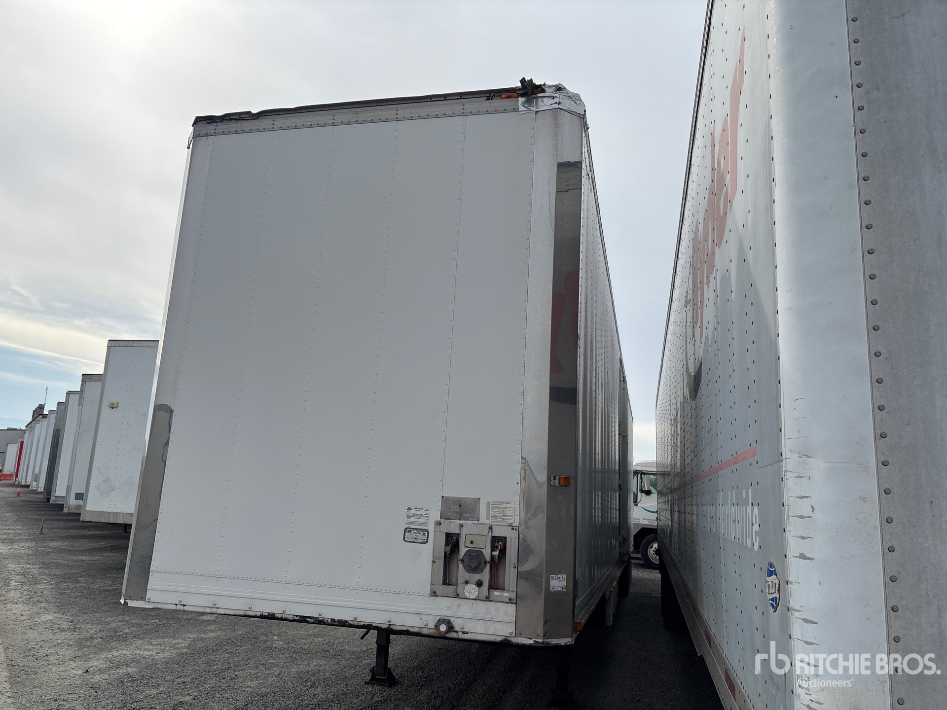 1996 Kentucky 53 ft T/A Moving Van Trailer