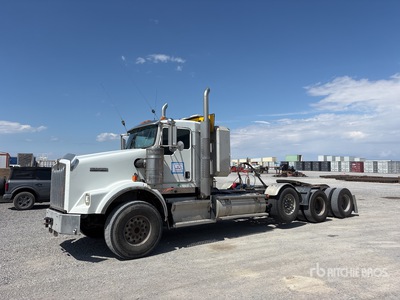 8x4 Heavy Haul Day Cab Truck Tractor