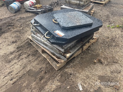Quantity of (4) Miscellaneous Outrigger Pads