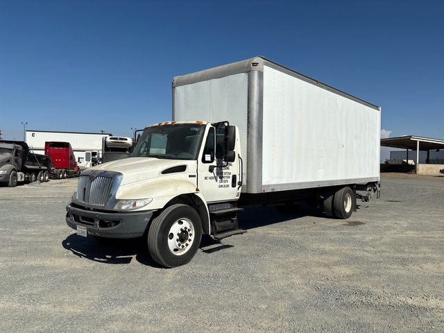 2015 International 4300 4x2 Van Truck