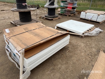 Quantity of (2) Pallets of White Sheet: Polyethylene Divers - Magasin, entrepôt, consommateur