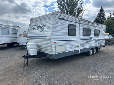 2004 Terry 270FQ 25 ft T/A Travel Trailer
