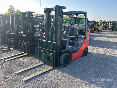 2017 Toyota 8FGCU25 4500 lb Pneumatic Tire Forklift