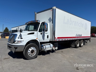 2019 International DuraStar 4400 6x4 Van Truck