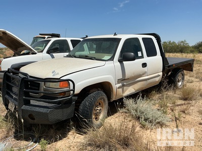 2006 GMC Sierra 2500HD 4x4 Extended Cab Pickup