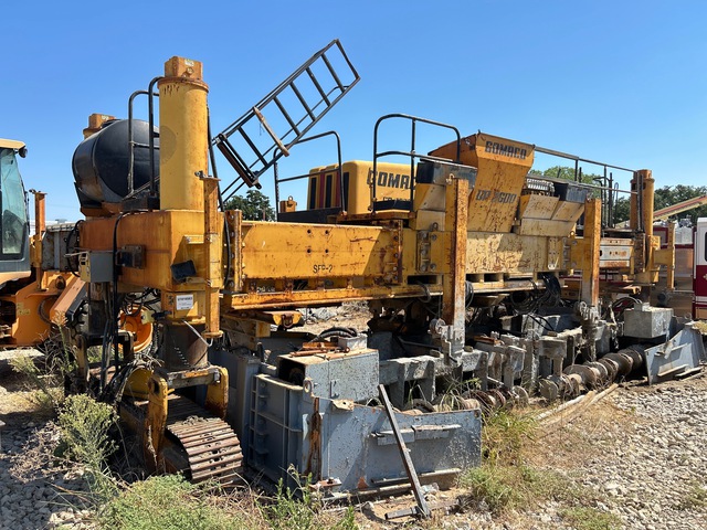 2004 Gomaco GP2600 Slip Form Paver 2004 Gomaco GP2600 Slip Form Paver