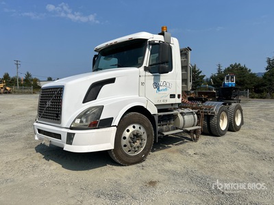 2004 Volvo VNL 6x4 3-Achs Sattelzugmaschine