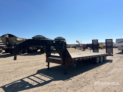2006 PJ Trailers 26 ft Tri/A Gooseneck Equipment Trailer