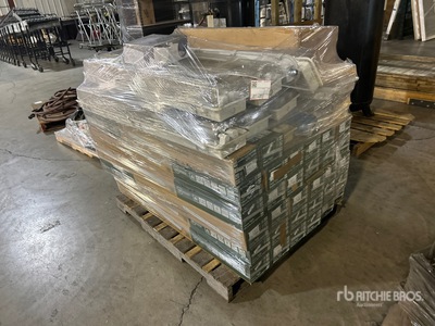 Quantity of Light Bulbs and Light Fixtures Divers