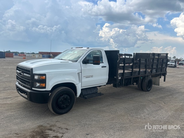 2019 Chevrolet Silverado 5500 4x2 Flatbed Truck