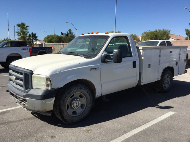 2006 Ford F-350 Super Duty Utility Truck