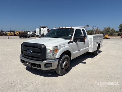 2015 Ford F-350 4x2 Extended Cab شاحنة متعددة الاغراض