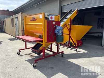 Mitchell Ellis EZ Potter Pro Plus Electric Potting Machine, Conveyors, 1-1/2 Yard Hopper, Variable Speed Drill, Soil Elevator, qty of Pots various sizes included