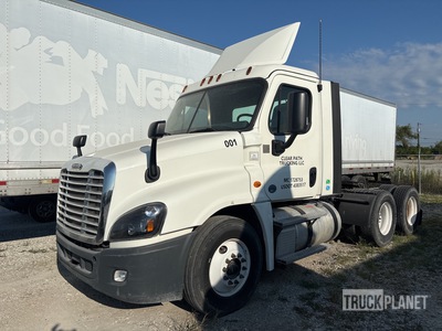 2019 Freightliner Cascadia 125 6x4 T/A Day Cab Truck Tractor