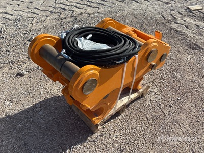 Excavator Coupler - Fits Cat 320 (Unused)