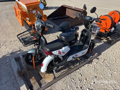 IREV Quantity of 2 Ride On Electric Skuter