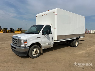 2022 Ford E-450 4x2 Van Truck