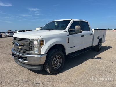 2019 Ford F-350 XL 4x4 Crew Cab Utility Truck