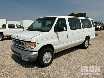 1997 White Ford E-350 15 Passenger Van