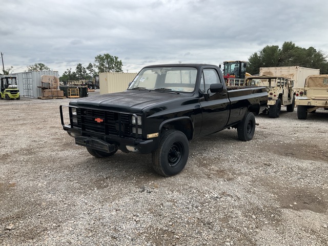 1986 Chevrolet D30 4x4 Pickup