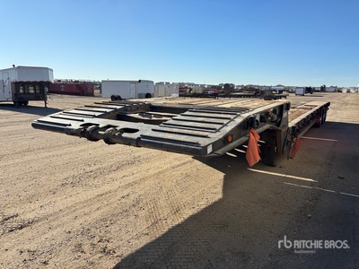 2007 Matrixx 55 ft Tri/A Folding Neck Trailer