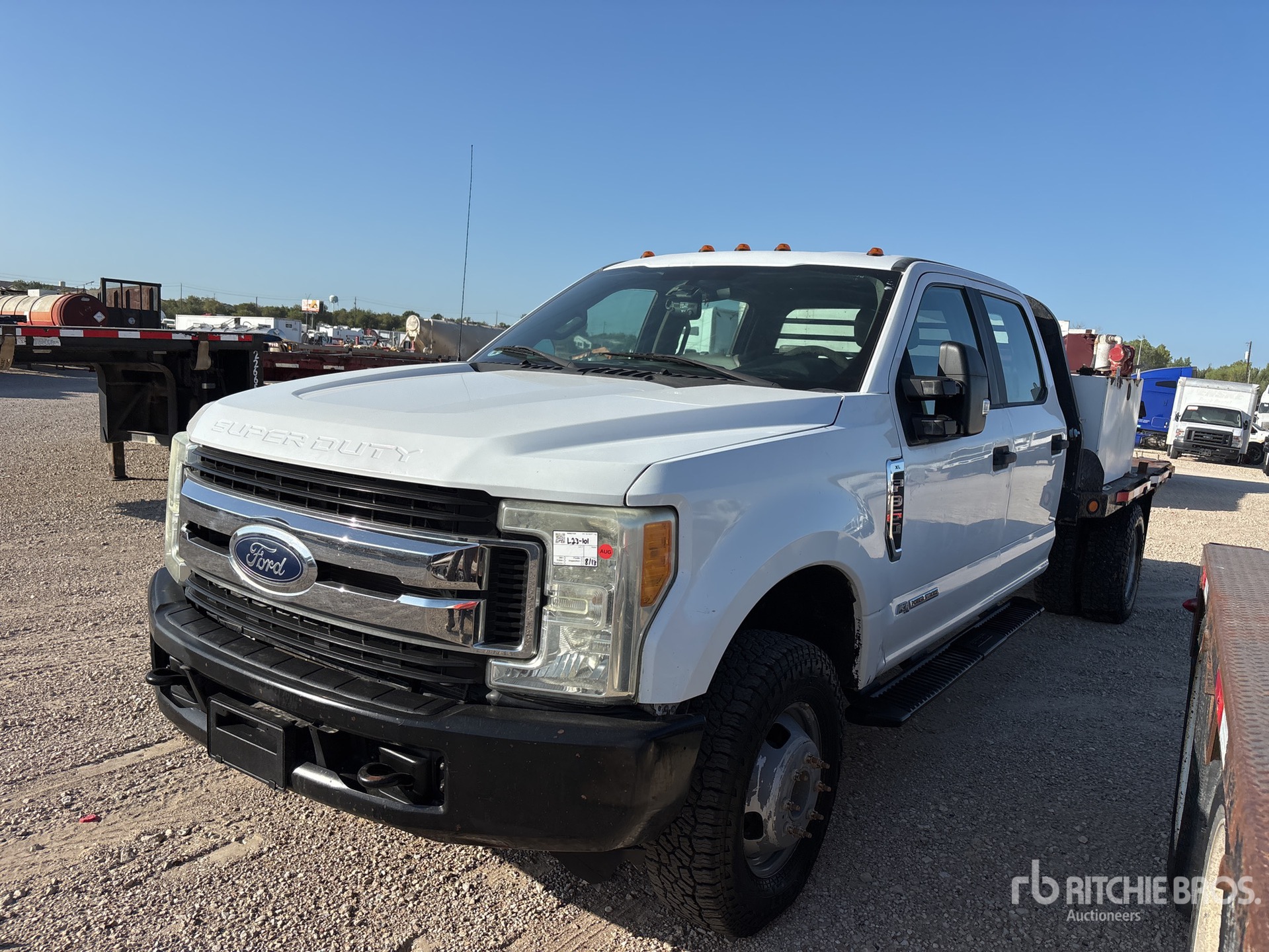 2017 Ford F-350 XL 4x4 Crew Cab Camion à Plateau (Inoperable)