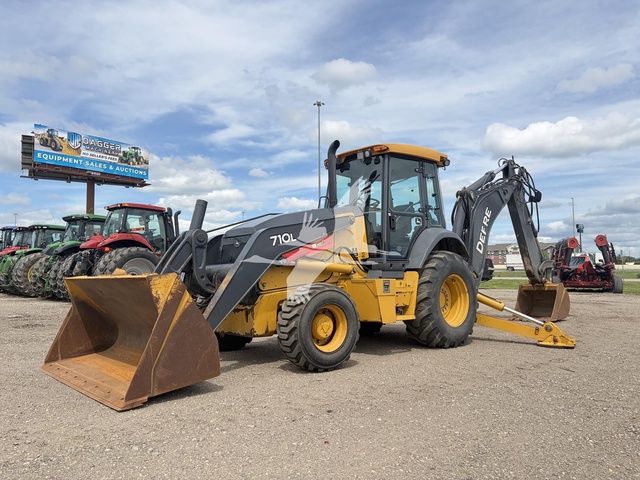 2018 Deere 710L 4x4 Backhoe Loader