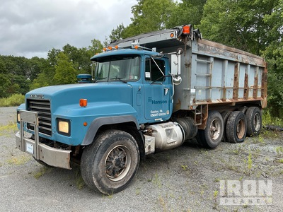 2001 Mack RD688S 8x4 Tri/A Dump Truck