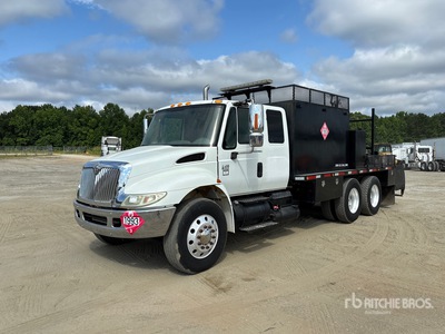 2005 International 4400 6x4 Extended Cab Fuel and Lube Truck