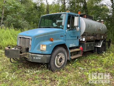1998 Etnyre 2000 gal on 1998 Freightliner FL70 4x2 Asphalt Distributor Truck