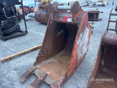35 in Digging Excavator Bucket