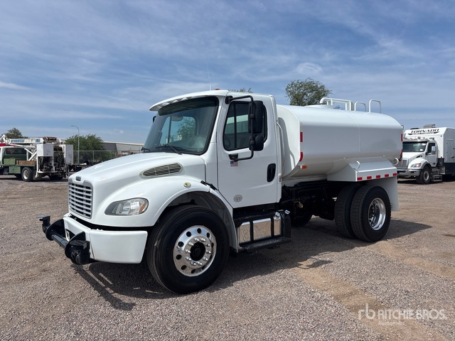 2013 Freightliner M2 106 2000 gal 4x2 Water Truck