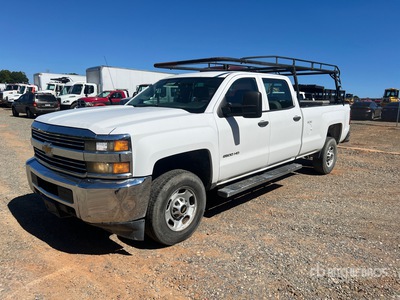 2015 Chevrolet Silverado 2500HD 4x2 Crew Cab Pick Up