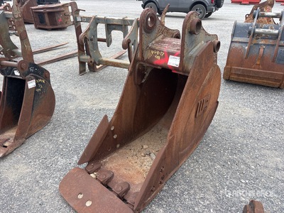 26 in Digging Excavator Bucket