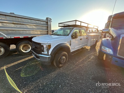 2018 Ford F-450 XL 4x4 Crew Cab Ciężarówka użytkowa