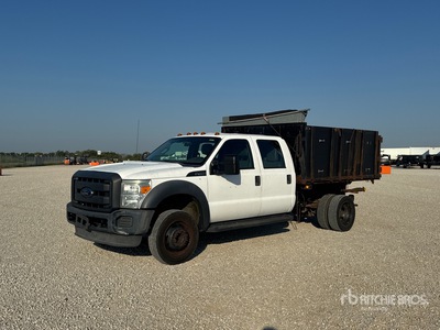 2016 Ford F-450 XL 4x2 Crew Cab Camion à benne basculante