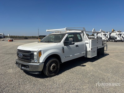 2017 Ford F-350 XL 4x2 Extended Cab Ciężarówka z płaską platformą