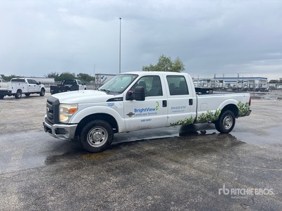 2014 Ford F-350 XL 4x2 Crew Cab Pickup