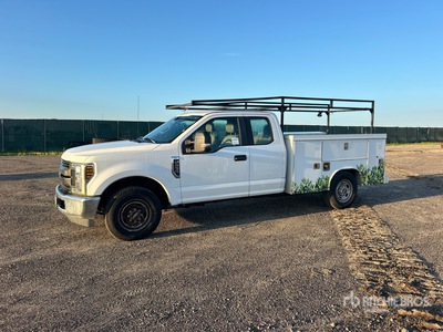 2019 Ford F-250 XL 4x2 Extended Cab Utility Truck