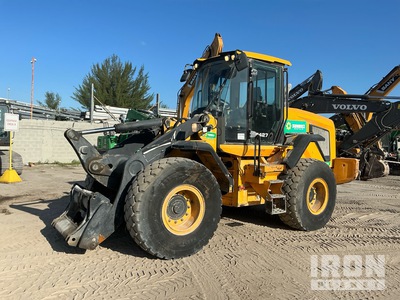 2018 JCB 427 Wheel Loader