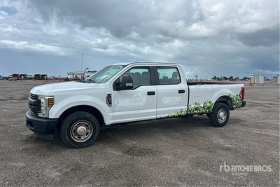 2019 Ford F-250 4x2 Crew Cab Pickup