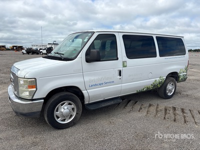 2014 Ford E-350 XL 10 Passenger Van